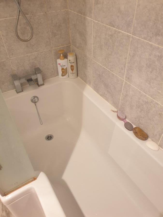 Harry Potter Theme Double Room In Shared House Watford  Eksteriør billede