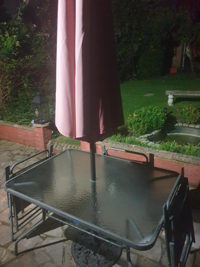 Harry Potter Theme Double Room In Shared House Watford  Eksteriør billede